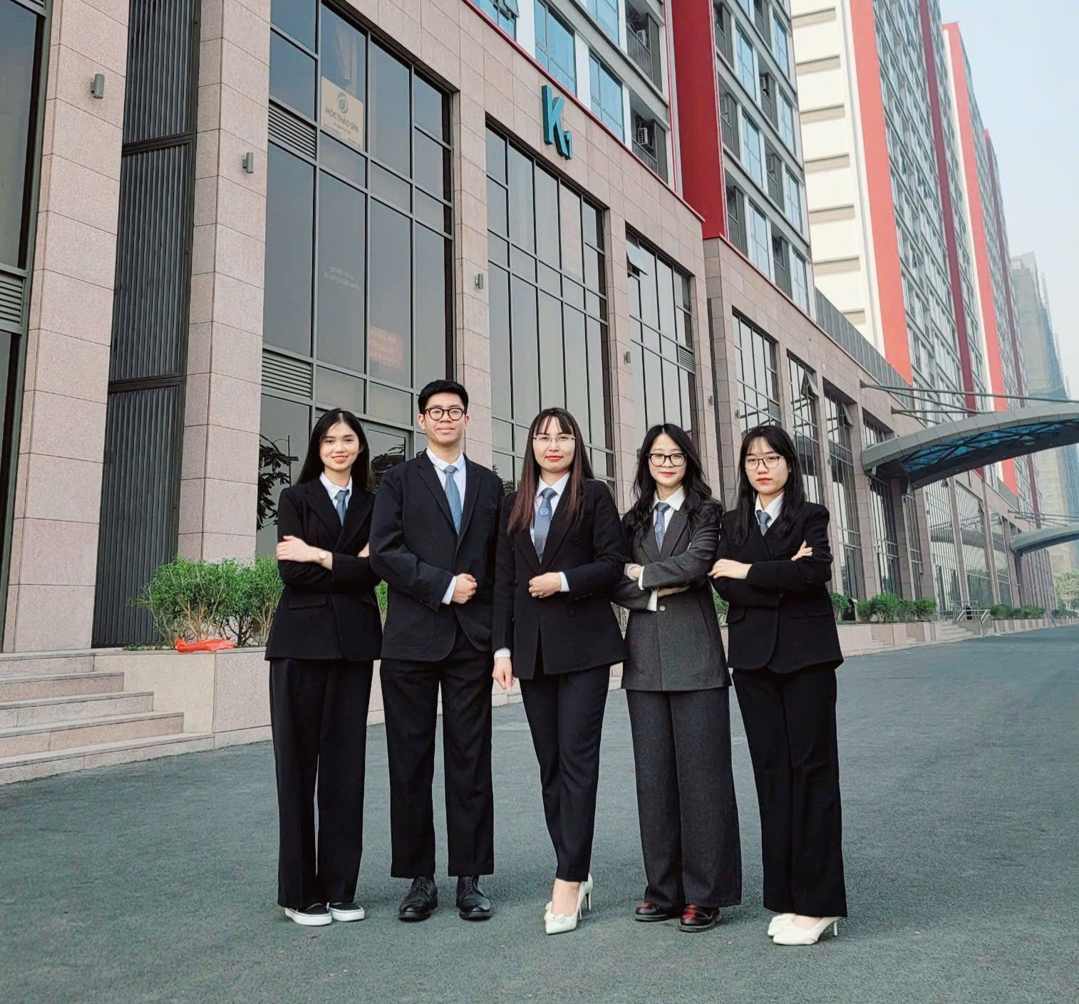 Đội ngũ nhân sự công ty Luật MV